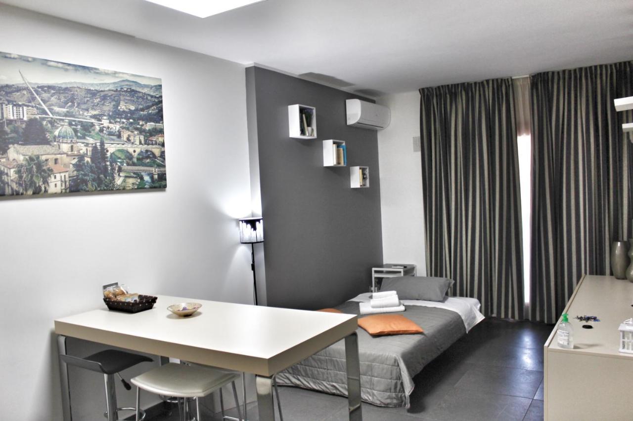 Cosenza Luxury Apartment Exterior photo